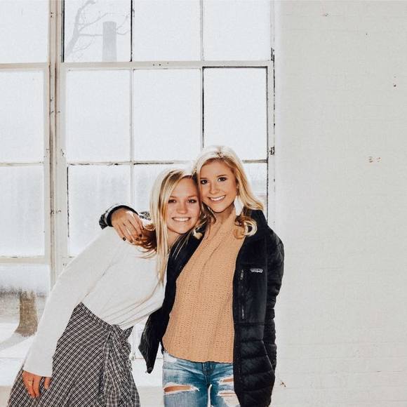 Meet your Posher, Madison - Picture 1 of 1